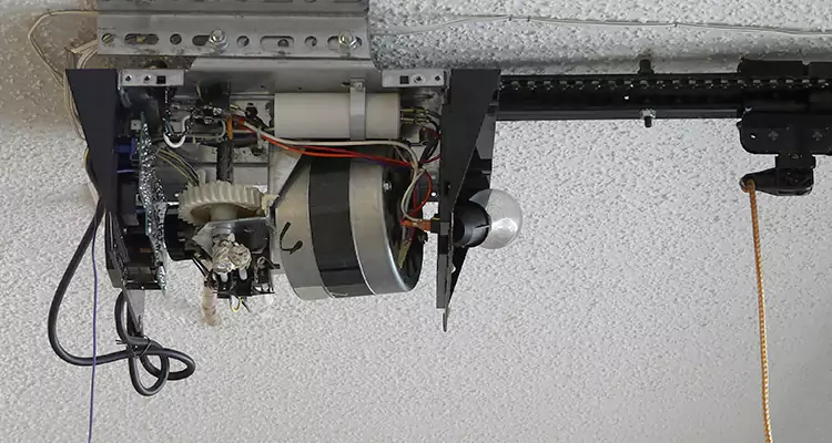 Emergency Garage Door Opener Repair in Palm Springs, FL