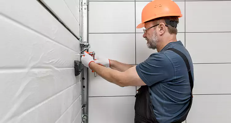 Emergency Garage Door Repair in Palm Springs, FL