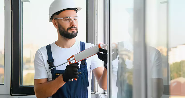 Retractable Screens Repair for Patio in Palm Springs, FL