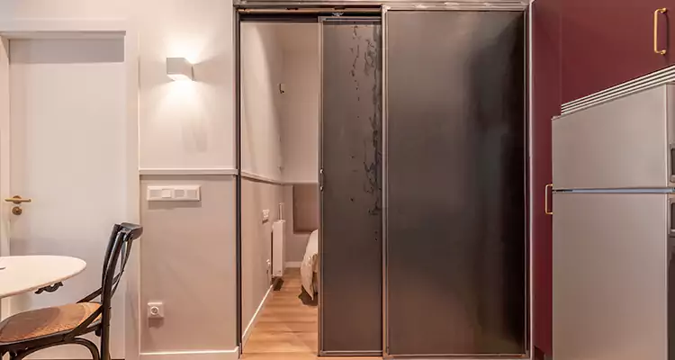 We Fix Closet Sliding Door in Palm Springs, FL 