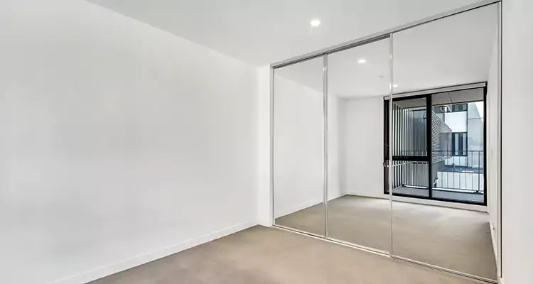 Why Homeowners Choose Us for Sliding Mirror Door Replacement in Palm Springs, FL