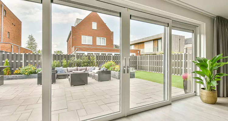 Best Sliding Screen Door Replacement Company in Palm Springs, FL