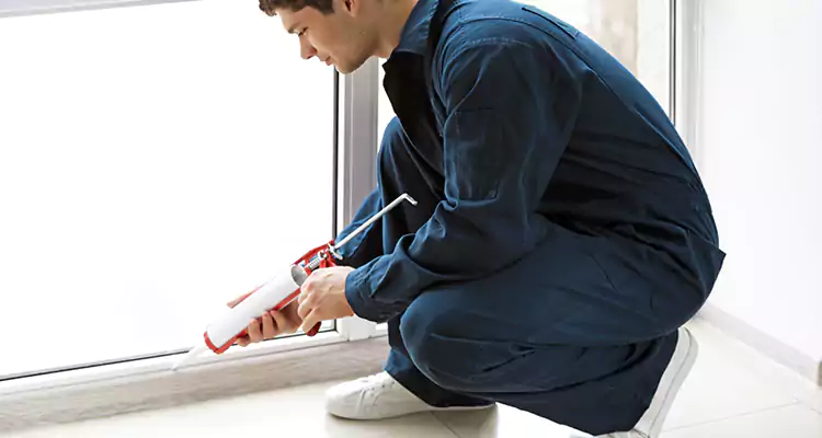 Window Glass Caulk Repair in Palm Springs, FL