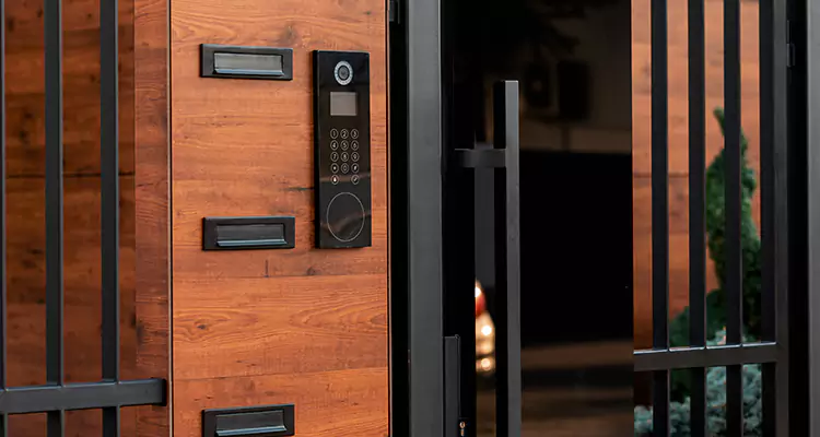 Automatic Door Maintenance in Palm Springs, FL